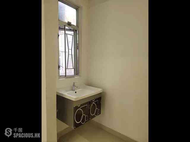 Wan Chai - 40-42, Cross Street 08