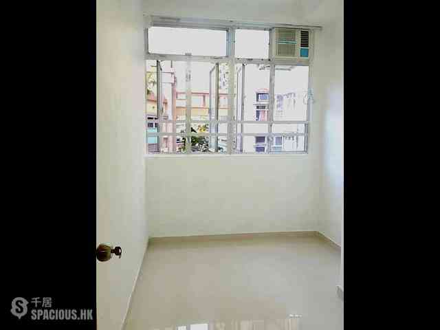 Wan Chai - 40-42, Cross Street 09
