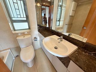 Tung Chung - Seaview Crescent 08
