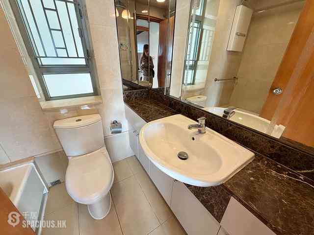 Tung Chung - Seaview Crescent 08