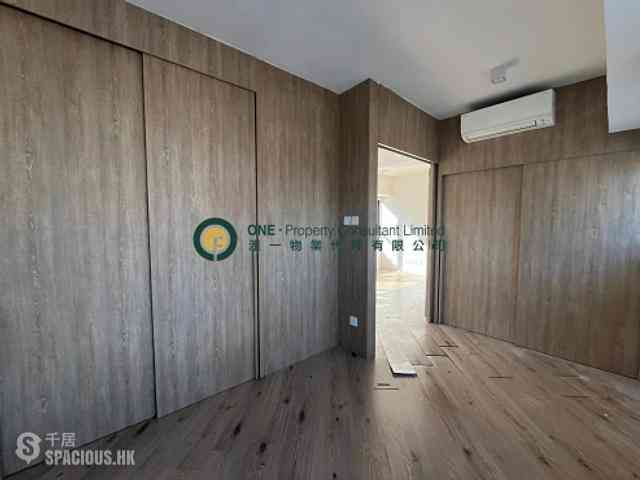 Sai Ying Pun - 111, High Street 07