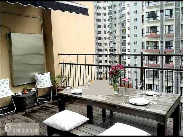 Mid Levels Central - Good View Court 01