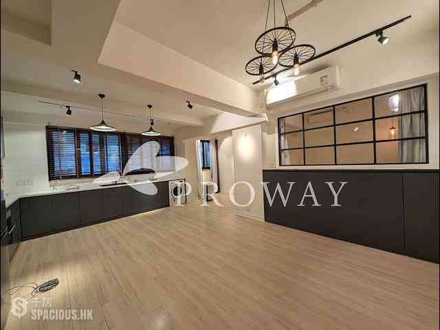 Sai Ying Pun - Tin Hing Building 01