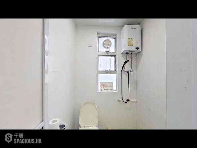 Wan Chai - 40-42, Cross Street 12