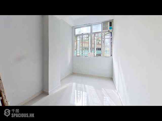 Wan Chai - 40-42, Cross Street 19