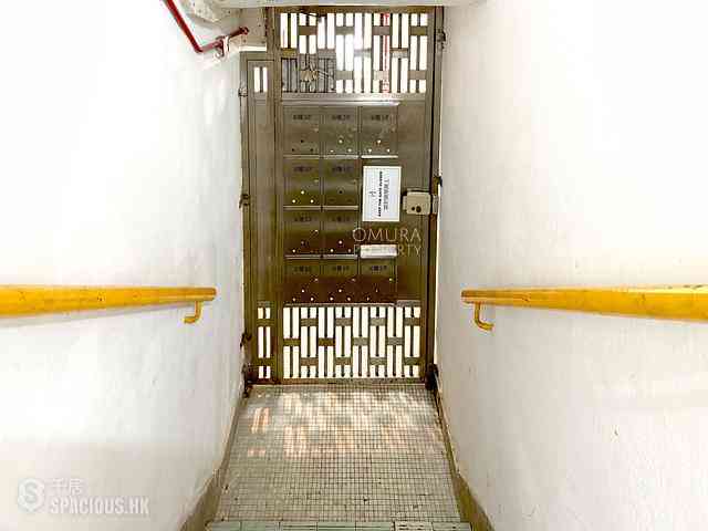 Wan Chai - 40-42, Cross Street 21
