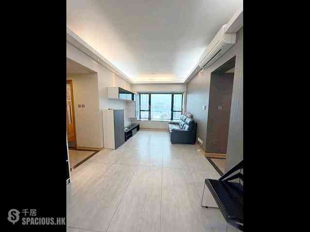 Fortress Hill - Le Sommet Block 1 01