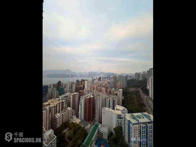 Fortress Hill - Le Sommet Block 1 02