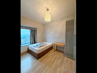 Fortress Hill - Le Sommet Block 1 03