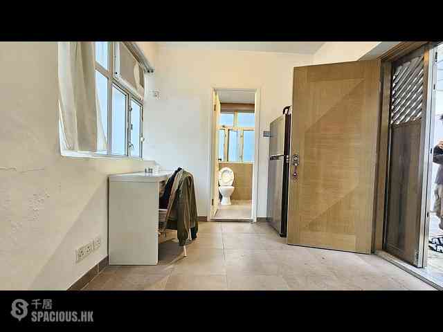 Wan Chai - Fook Gay Mansion 01