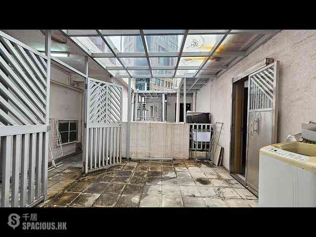 Wan Chai - Fook Gay Mansion 03