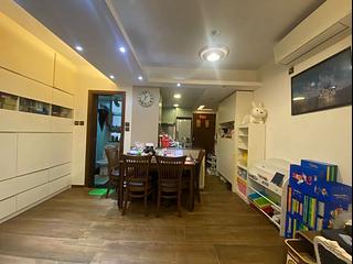 Sai Ying Pun - Yuk Ming Towers 04