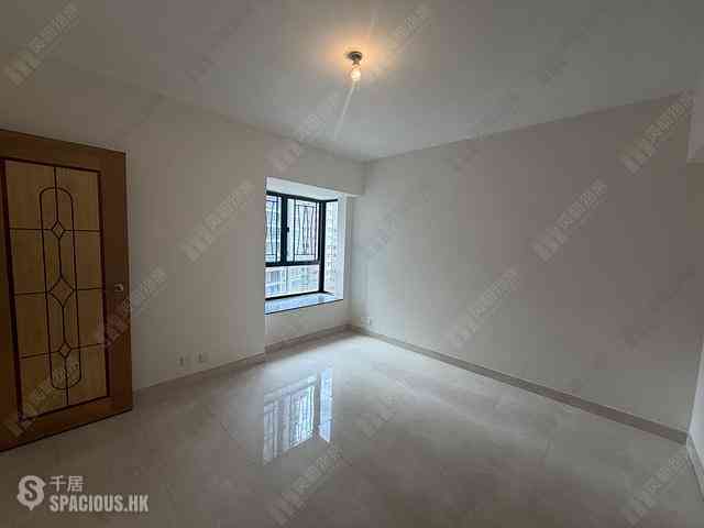 Mid Levels Central - The Grand Panorama 01