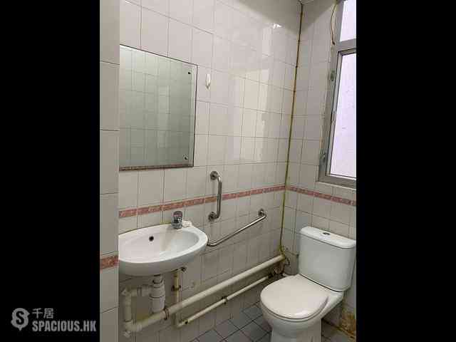 Wan Chai - Kingswell Commercial Tower 06
