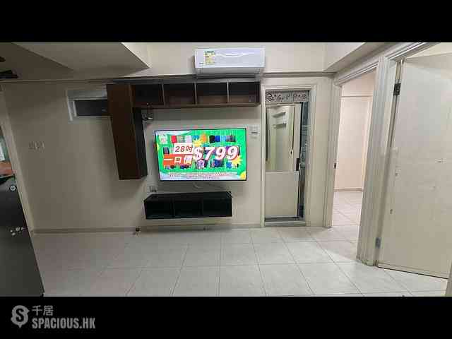 Cheung Sha Wan - Wing Fat Building 01