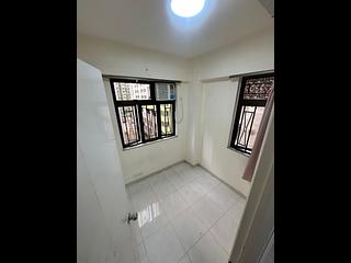 Cheung Sha Wan - Wing Fat Building 03
