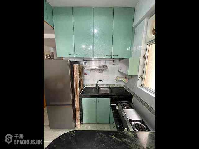 Sham Shui Po - Sun Wing Building 01