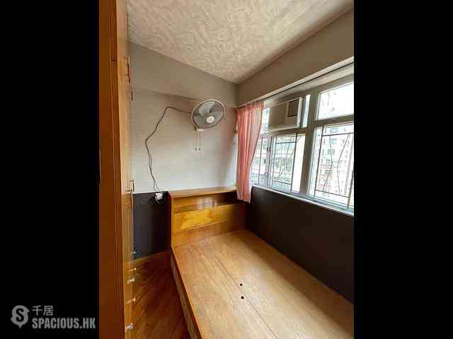 Sham Shui Po - Sun Wing Building 04
