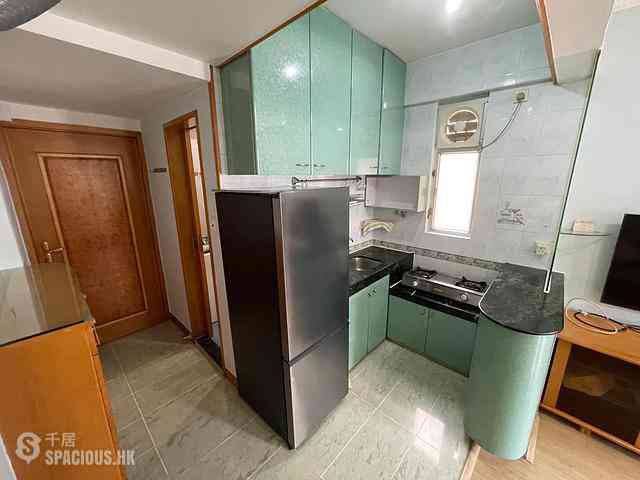 Sham Shui Po - Sun Wing Building 09