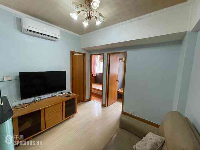 Sham Shui Po - Sun Wing Building 14