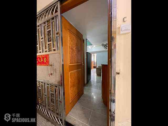 Sham Shui Po - Sun Wing Building 19