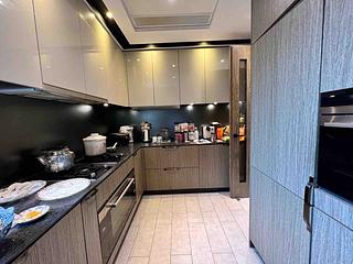 Clear Water Bay - Mount Pavilia Block 11 04