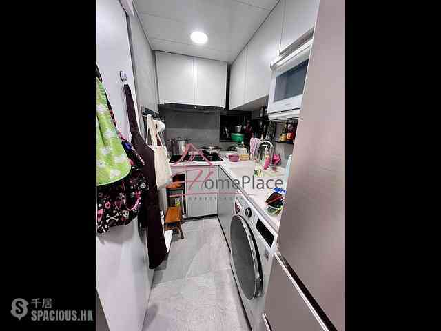 Sheung Wan - Queen's Terrace Block 2 03