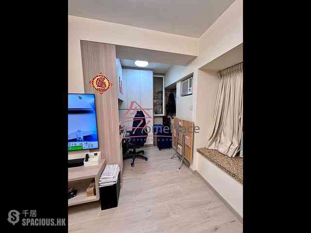 Sheung Wan - Queen's Terrace Block 2 06