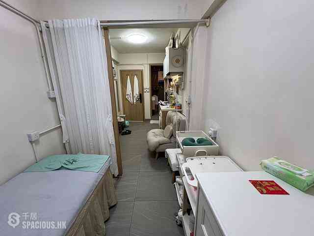 Wan Chai - Floral House 13