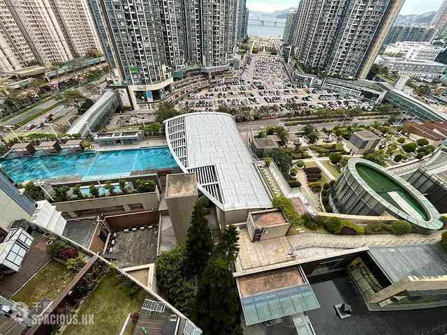 Tseung Kwan O - The Wings The Wings 03