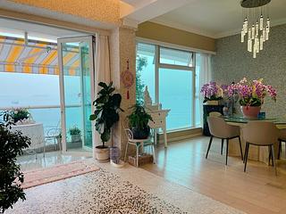 Pok Fu Lam - Villas Sorrento 08
