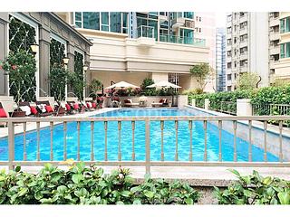 Wan Chai - The Avenue 11