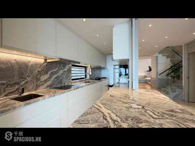 Chung Hom Kok - Pinewaver Villas 05