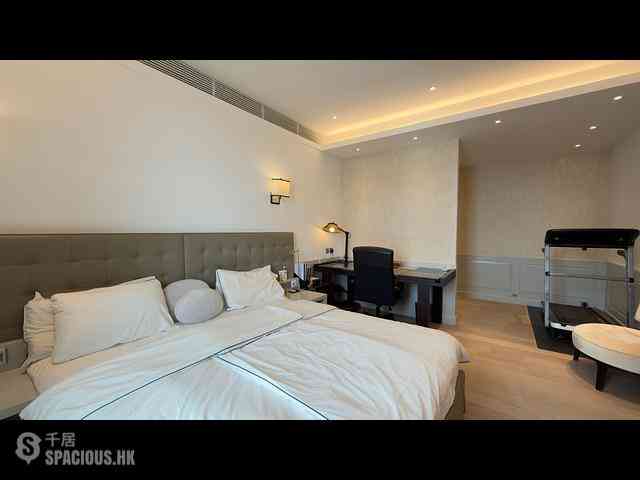 Chung Hom Kok - Pinewaver Villas 10