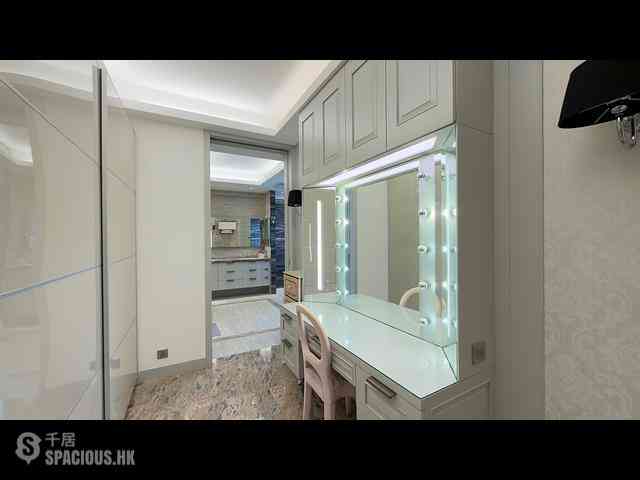 Chung Hom Kok - Pinewaver Villas 11