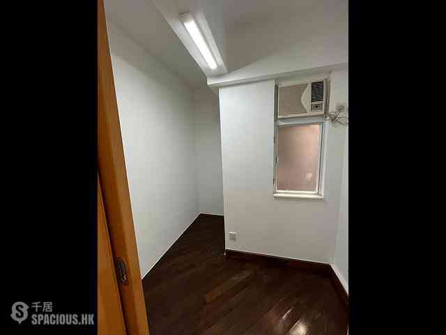 Causeway Bay - Hoi Deen Court 04