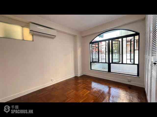 Yau Yat Chuen - Kam Him Court 03