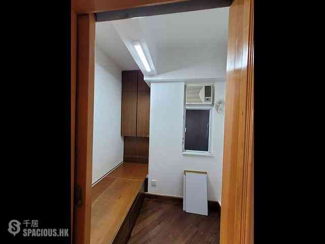 Causeway Bay - Hoi Deen Court 04