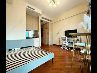 Wan Chai - The Avenue Phase 2 Block 2 04