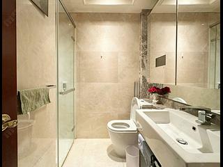 Wan Chai - The Avenue Phase 2 Block 2 10