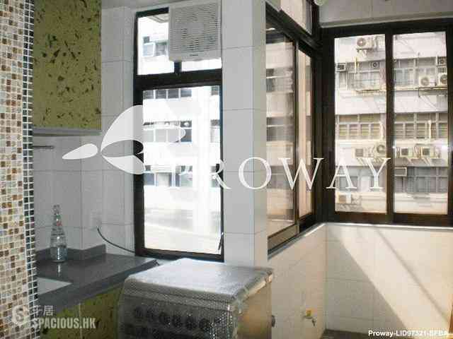 Wan Chai - Sam Yuen Mansion 06
