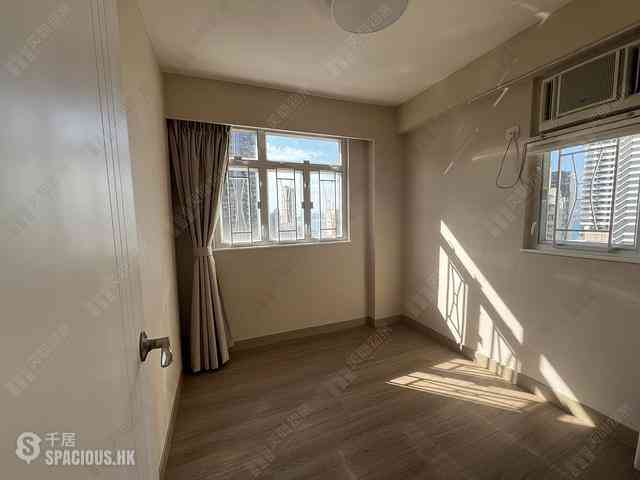 Sai Ying Pun - King Ming Mansion 03