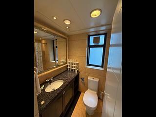 West Kowloon - The Arch Star Tower (Block 2) 05