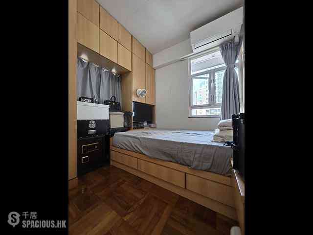 Wan Chai - Antung Building 04