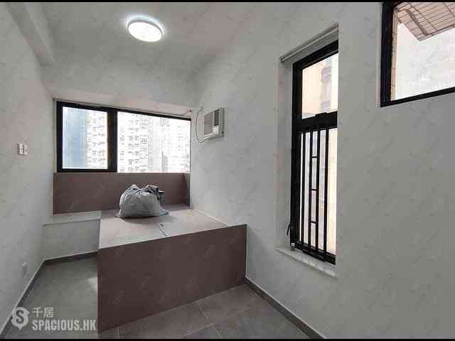 Wan Chai - 112, Johnston Road 02