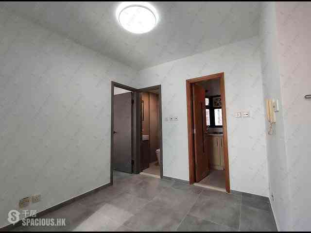 Wan Chai - 112, Johnston Road 05
