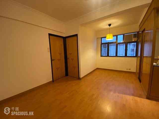 Wan Chai - Man Tung Building 01