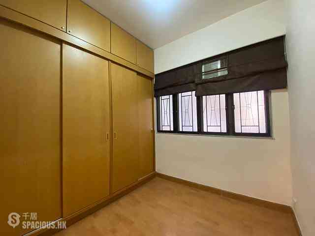 Wan Chai - Man Tung Building 02