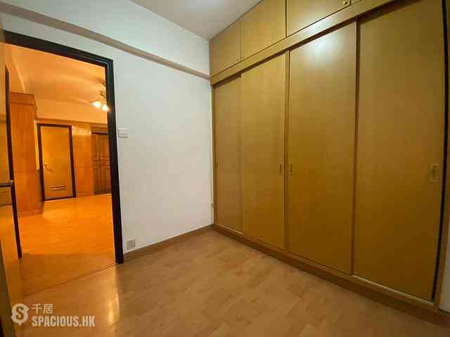 Wan Chai - Man Tung Building 04