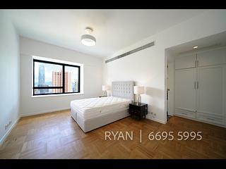 Mid Levels Central - Queen's Garden Block B 10